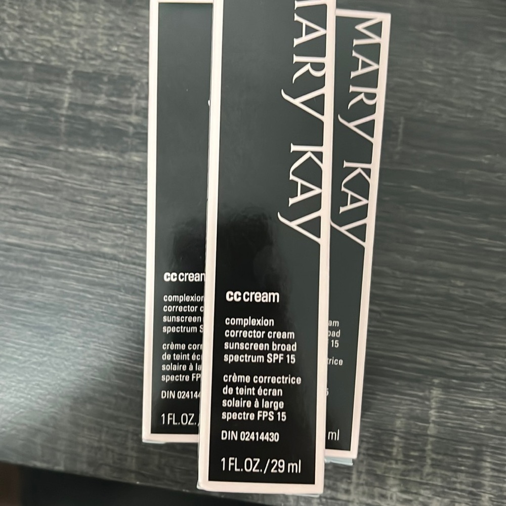 Cc cream light to medium complexion